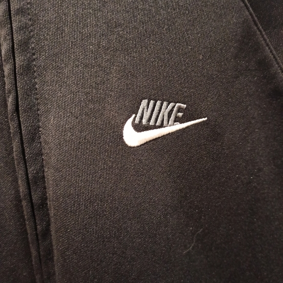 Nike tracker full zip up jacket - Picture 3 of 9